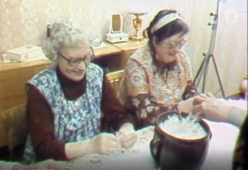 Soubor /Anna Malinová a Jarmila Vaculková.jpg